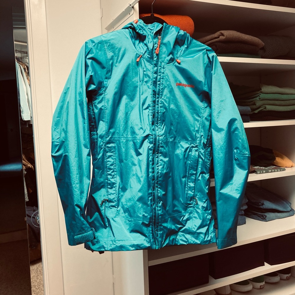 XS Patagonia Torrentshell rain jacket